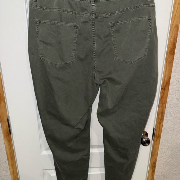 Maurices Olive Green high waist pants nwt - Picture 2 of 3